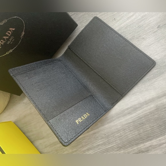 🖤Prada passport holder🖤 - Picture 9 of 12